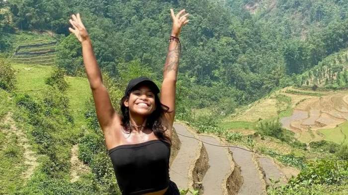 UNA JOVEN BRASILEÑA CAYÓ DENTRO DE UN VOLCÁN ACTIVO EN INDONESIA Y LLEVA TRES DÍAS ATRAPADA